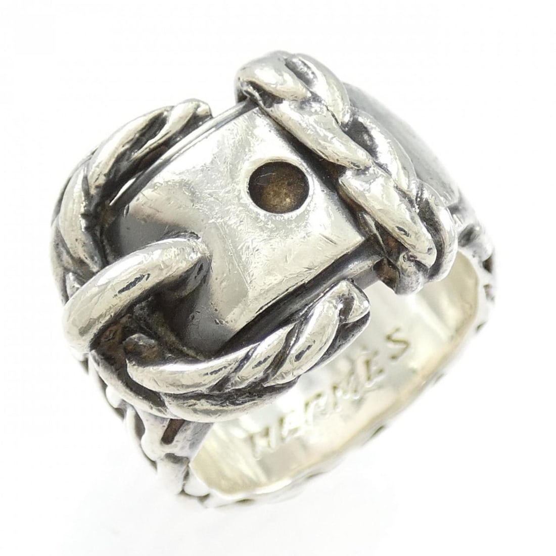 Hermes Hermès Diane Ring: --- Catalog ---Category: SizeUS Size: 6Brand Size: 51Category: DesignType: Band ringGender: WomenCategory: GeneralBrand: Hermes--- Item List ---Section: ConditionRanking: Rank B Used - Traces of