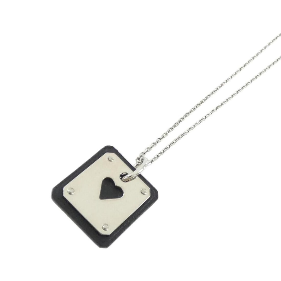 Hermes Az de Coeur 081865CK Necklace: --- Catalog ---Category: SizePendant Size: 22mm x 20mm / 0.86'' x 0.78''Neck Circumference: 45 cm - 50 cm / 17.71'' - 19.68''Category: DesignColor: Black, SilverGender: WomenMaterial: Swift