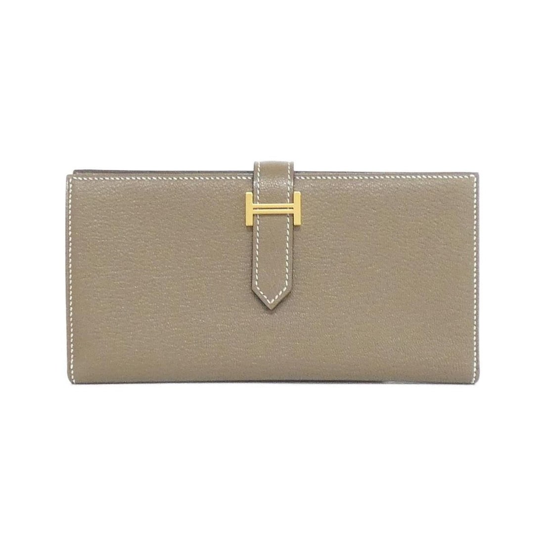Hermes Bearn Soufflé 039078CC Wallet: --- Catalog ---Category: SizeSize (HxWxD): 9cm x 17.5cm x 2cm / 3.54'' x 6.88'' x 0.78''Category: DesignType: Middle wallet (tri-fold)Color: Etoupe grayGender: WomenMaterial: Chevre leather Category:
