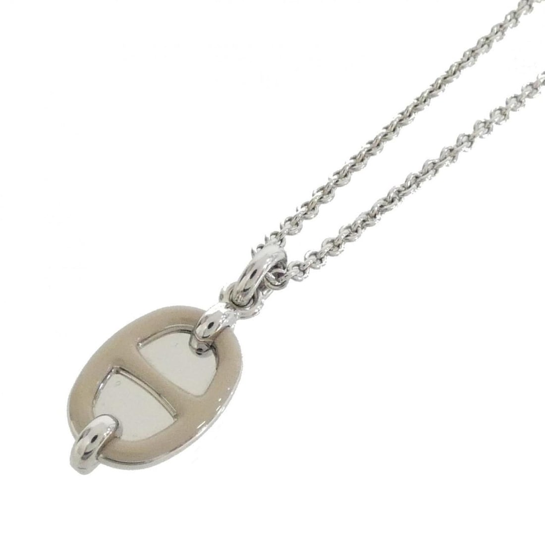 Hermes Mini Maillon PM 100053FP Necklace: --- Catalog ---Category: SizePendant Size: 17mm x 12mm / 0.66'' x 0.47''Neck Circumference: 43 cm - 47 cm / 16.92'' - 18.5''Category: DesignColor: Marron, SilverGender: WomenNecklace Type: