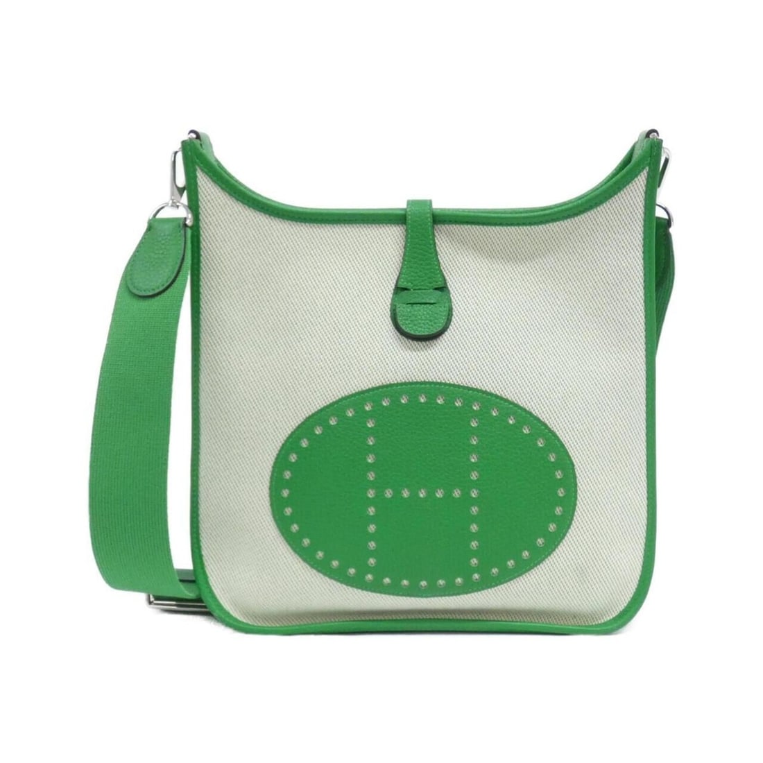 Hermes Hermès Evelyn 3 PM 066741CK Shoulder Bag: --- Catalog ---Category: SizeSize (HxWxD): 29cm x 28cm x 8cm / 11.41'' x 11.02'' x 3.14''Category: DesignType: Shoulder bagColor: Bambou, Green, WhiteGender: Women,MenMaterial: Toile H , Taurillon cle