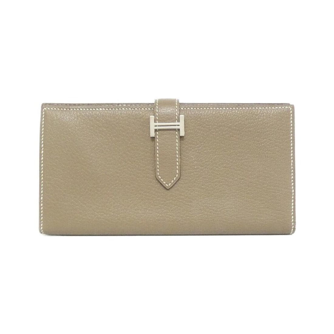 Hermes Bearn Soufflé 039078CK Wallet: --- Catalog ---Category: SizeSize (HxWxD): 9cm x 17.5cm x 1.5cm / 3.54'' x 6.88'' x 0.59''Category: DesignType: Long wallet (bi-fold)Color: Etoupe grayGender: Women,MenMaterial: Chevre leather Categor