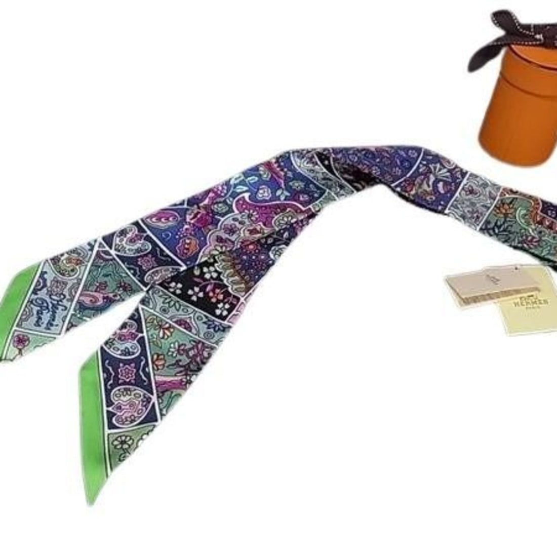 HERMES Ribbon Scarf/Muffler Twilly 062983S 01 Multicolor Silk Women's Au Pays des Oiseaux Fleurs: --- Catalog ---Category: SizeSize (LxW): 84cm x 5cm / 33.07'' x 1.96''Category: DesignType: ScarfColor: Multi-colorGender: WomenMaterial: Silk 100%Category: GeneralLine: TwillyBrand: HermesCountry of