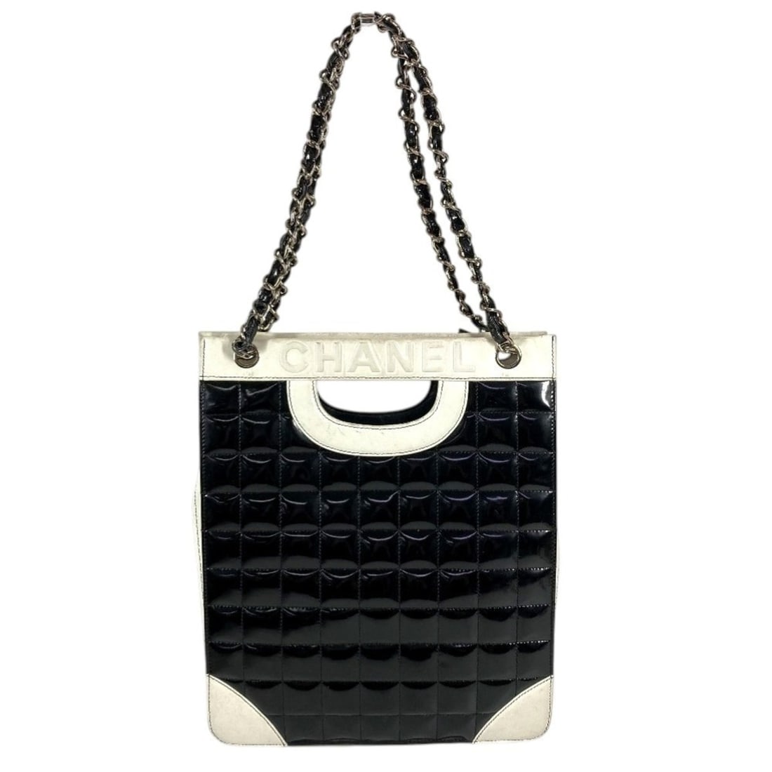 CHANEL Two-tone Logo Chocolate Bar Tote Bag, Shoulder Double Chain Enamel Leather, Men's & Women's,: --- Catalog ---Category: SizeSize (HxWxD): 32.5cm x 26.5cm x 8cm / 12.79'' x 10.43'' x 3.14''Category: DesignType: Shoulder bag, Tote bagColor: Black, WhiteGender: Men,Women,UnisexMaterial: Leather Le