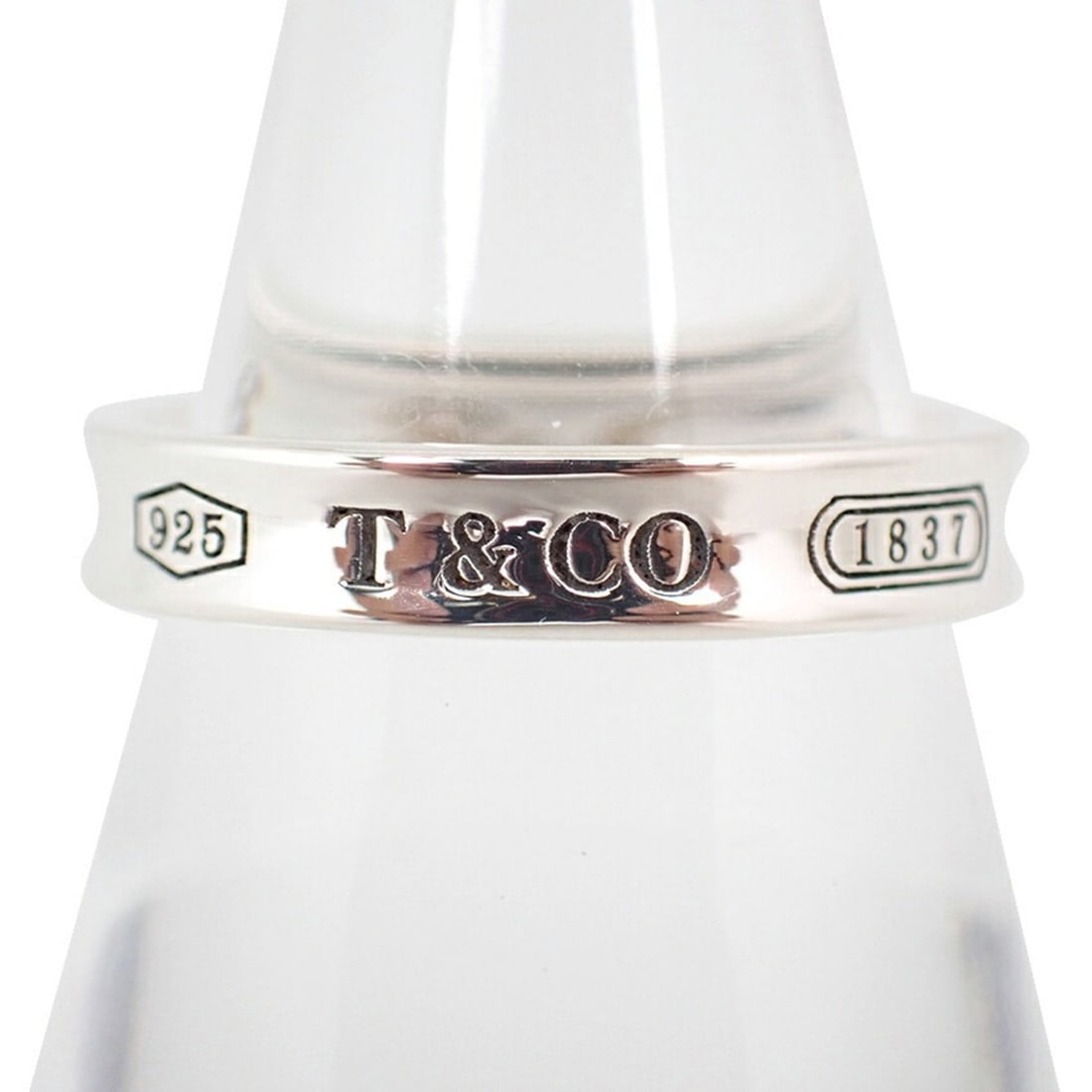 TIFFANY & Co. 925 1837 Narrow Ring, Size 12: --- Catalog ---Category: SizeJP Size: 12US Size: 6.5Category: DesignType: Band ringColor: SilverGender: WomenMaterial: Sterling silver 925Category: GeneralBrand: Tiffany--- Item List ---Section: Condi