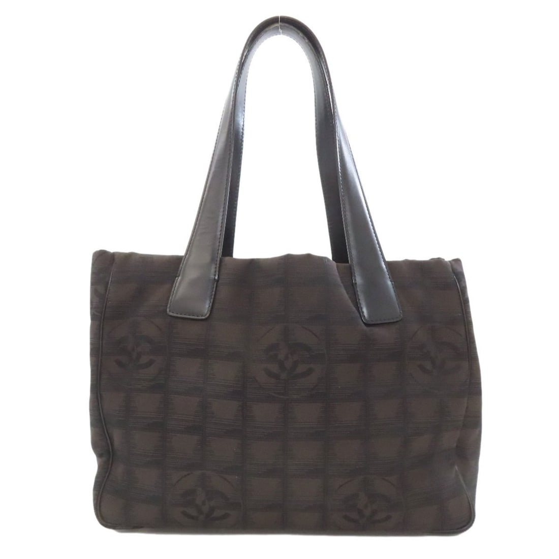 Chanel New Travel Line PM Handbag, Nylon Jacquard, Women's CHANEL: --- Catalog ---Category: SizeSize (HxWxD): 21cm x 28cm x 11cm / 8.26'' x 11.02'' x 4.33''Category: DesignType: HandbagColor: Dark brownGender: WomenMaterial: Nylon , Jacquard Category: GeneralBrand: C
