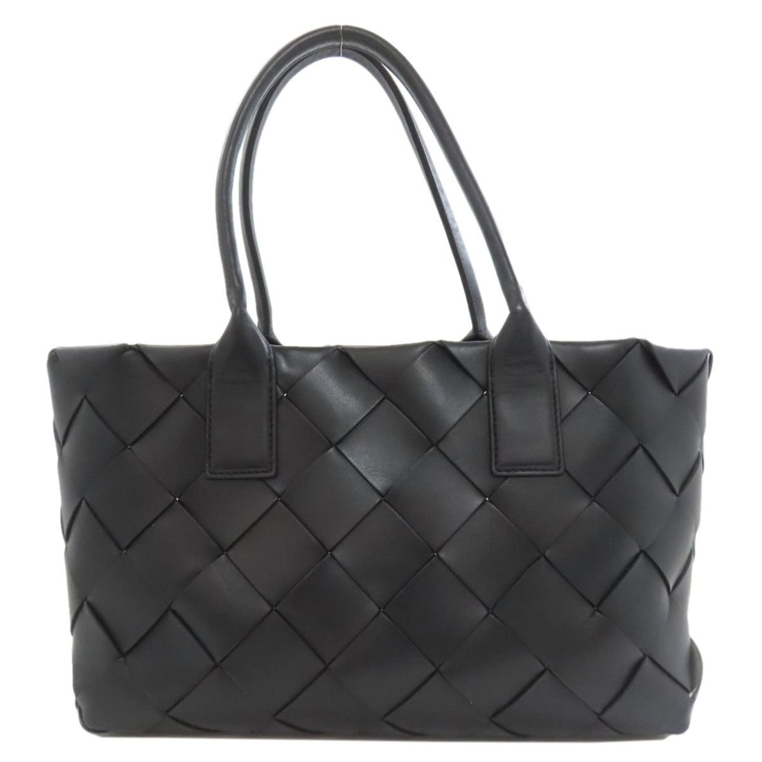 Bottega Veneta Maxi Intrecciato Tote Bag, Calfskin, Women's: --- Catalog ---Category: SizeSize (HxWxD): 22cm x 32cm x 12.5cm / 8.66'' x 12.59'' x 4.92''Handle Length: 42cm / 16.53''Category: DesignType: Pouch, Tote bagColor: BlackGender: WomenMaterial: Leather