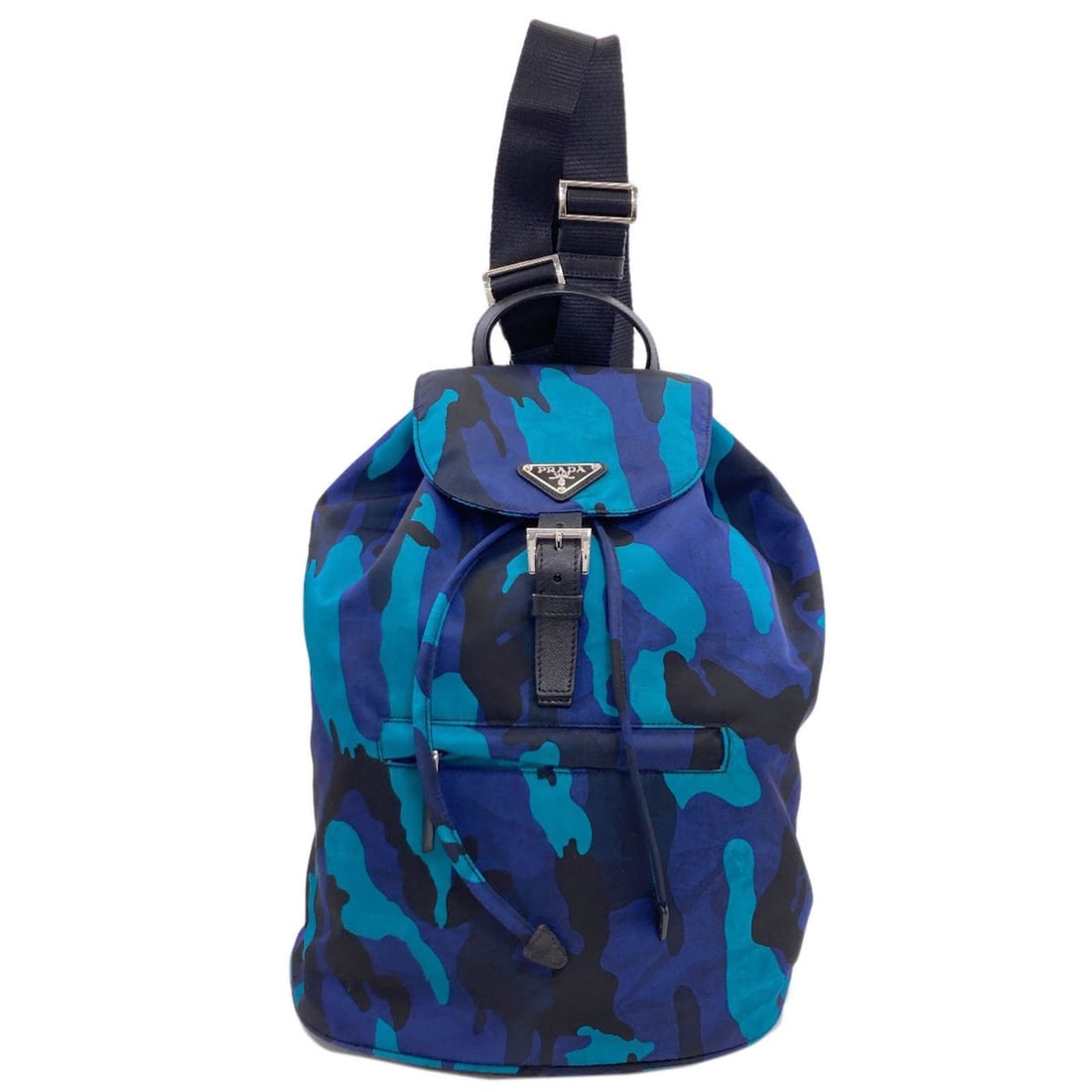 Prada BZ0032 Camouflage Pattern Backpack/Daypack Nylon Women's PRADA: --- Catalog ---Category: SizeSize (HxWxD): 35cm x 27cm x 15cm / 13.77'' x 10.62'' x 5.9''Category: DesignColor: BlueGender: WomenMaterial: Nylon Category: GeneralBrand: Prada--- Item List ---Section: