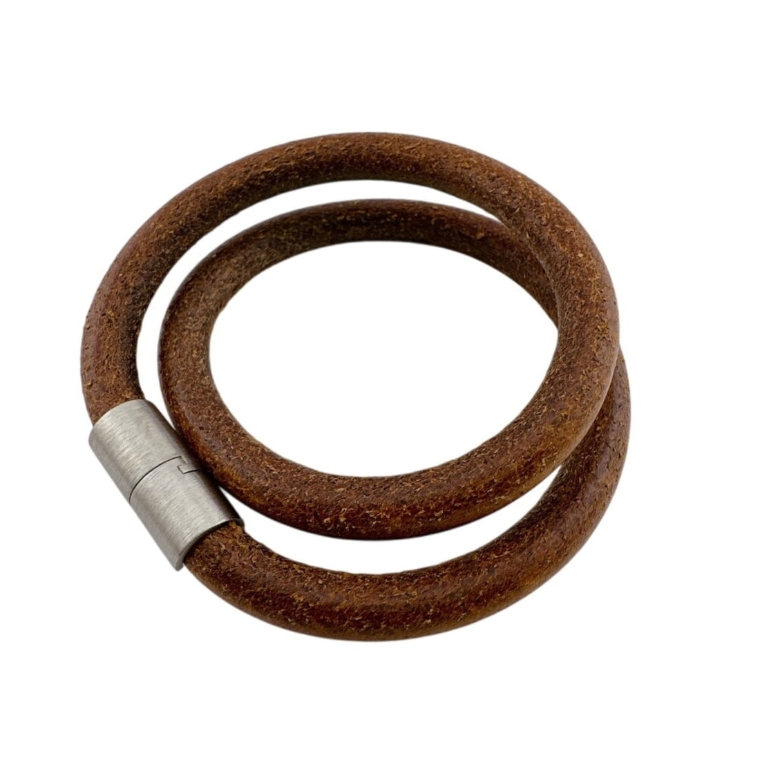 HERMES Iota Choker Brown: --- Catalog ---Category: SizeNeck Circumference: 38 cm / 14.96''Category: DesignColor: Brown, SilverGender: Women,MenMaterial: LeatherNecklace Type: ChokerCategory: GeneralBrand: Hermes--- Item List -