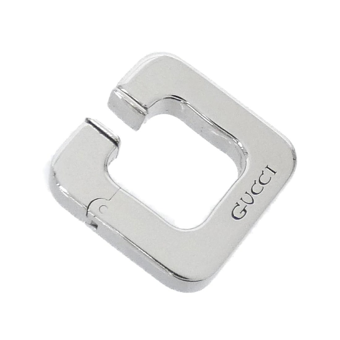 Gucci 726851 Ear Cuff: --- Catalog ---Category: SizeSize (HxWxD): 22.00mm x 22.00mm / 0.87'' x 0.87''Category: DesignType: EarcuffColor: SilverGender: WomenCategory: GeneralBrand: Gucci--- Item List ---Section: