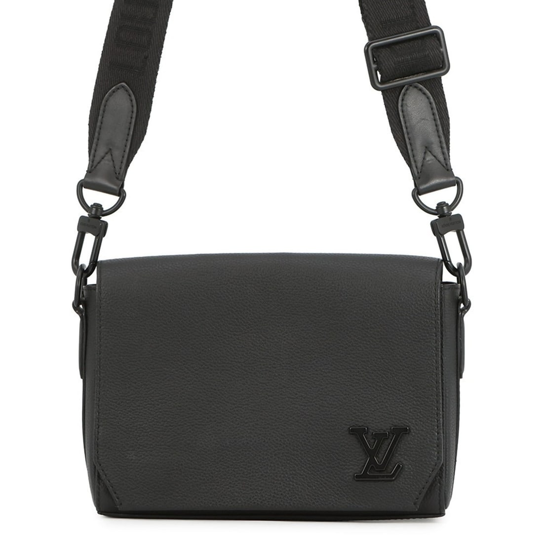 Louis Vuitton Shoulder Bag LV Aerogram Takeoff PM M24769 LOUIS VUITTON Black Handbag Men's: --- Catalog ---Category: SizeSize (HxWxD): 16cm x 21cm x 6cm / 6.29'' x 8.26'' x 2.36''Category: DesignType: Shoulder bagColor: Black, NoirGender: MenMaterial: Leather Leather/Fur Type: CowhideCategor