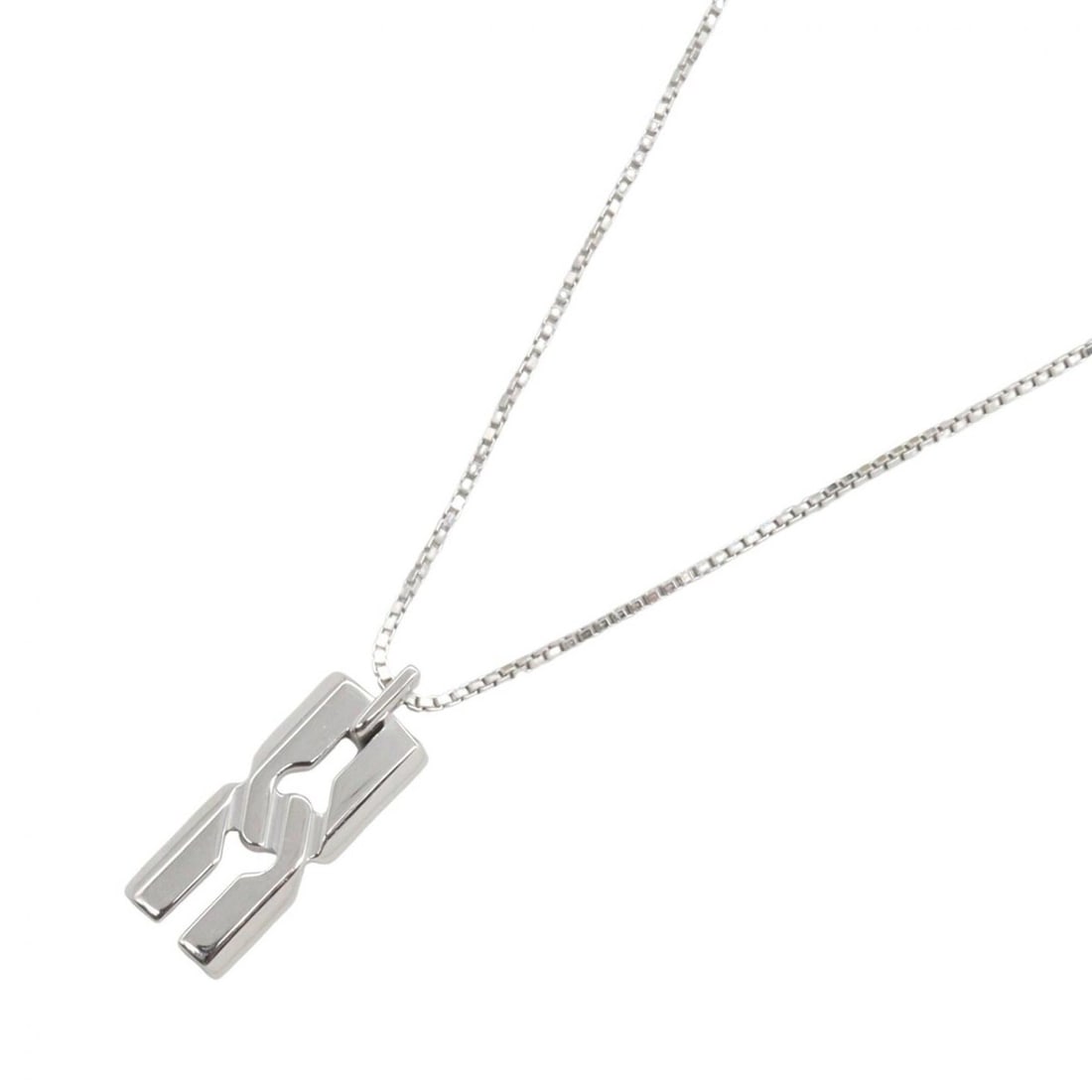 Gucci Infinity Knot Necklace, 18K White Gold (18KWG), Silver Tone, for Men and Women.: --- Catalog ---Category: SizePendant Size: 13mm x 5mm / 0.51'' x 0.19''Neck Circumference: 45 cm / 17.71''Category: DesignColor: SilverGender: Men,WomenMaterial: White gold (18K)Necklace Type: Necklac