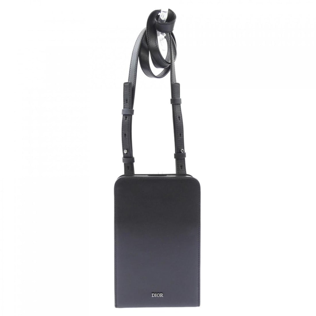 Christian Dior Dior handbag: --- Catalog ---Category: SizeSize (HxWxD): 19cm x 12cm x 3cm / 7.48'' x 4.72'' x 1.18''Category: DesignType: HandbagColor: BlackGender: MenCategory: GeneralBrand: Christian Dior--- Item List ---Sectio