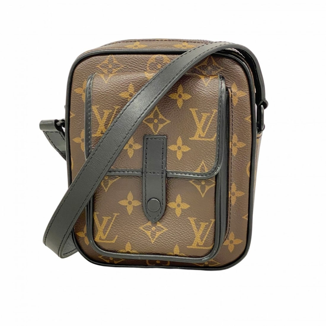 Louis Vuitton Monogram Macassar Christopher Wearable Wallet Shoulder Bag M69404 Brown Black Men's: --- Catalog ---Category: SizeSize (HxWxD): 18cm x 15cm x 5cm / 7.08'' x 5.9'' x 1.96''Category: DesignType: Shoulder bagColor: Black, BrownGender: MenCategory: GeneralMPN: M69404Brand: Louis Vuitton--