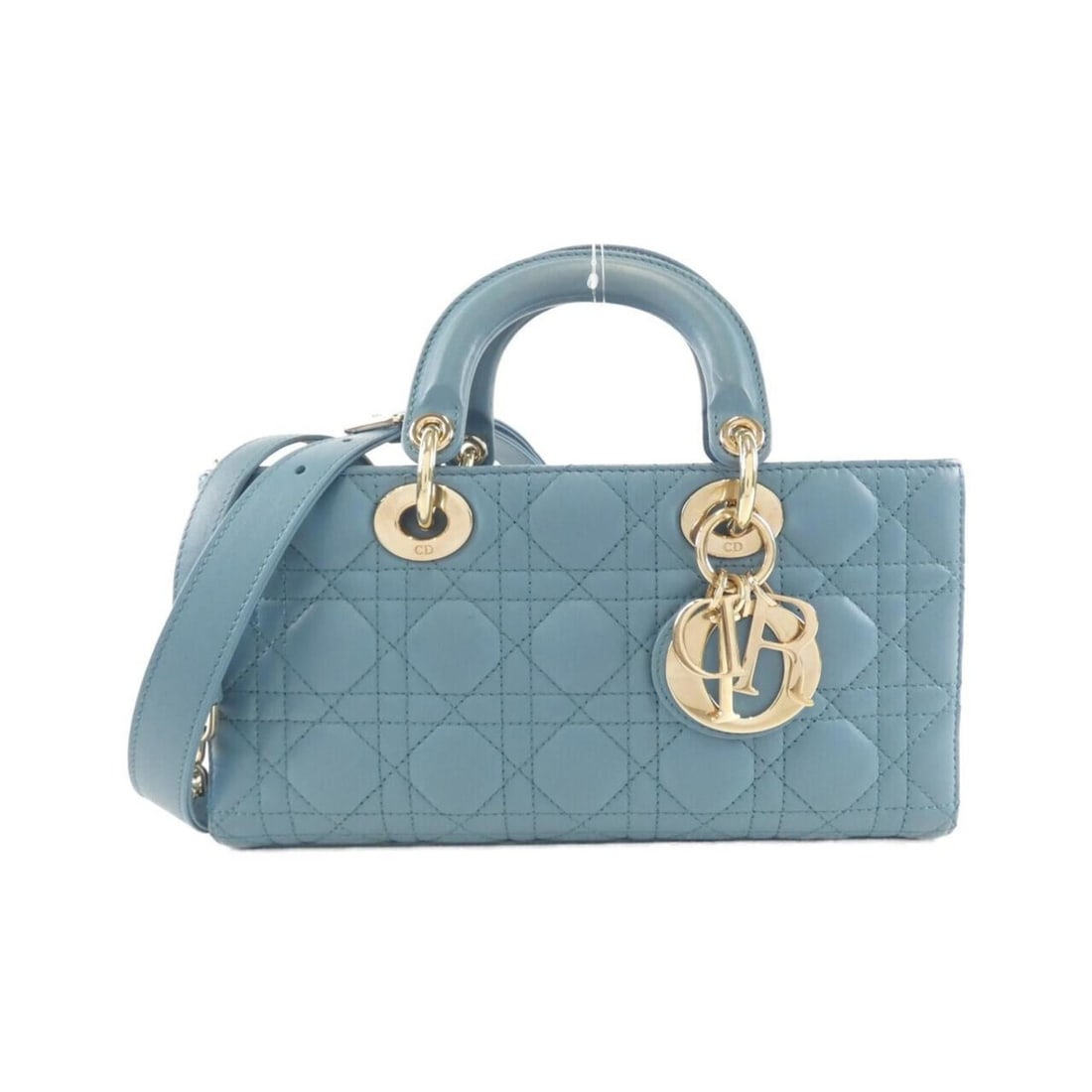 Christian Dior Lady D-Joy Medium Handbag M0540ONGE: --- Catalog ---Category: SizeSize (HxWxD): 14cm x 26cm x 5cm / 5.51'' x 10.23'' x 1.96''Category: DesignType: HandbagColor: Sky blueGender: WomenMaterial: Leather Category: GeneralMPN: M0540ONGEBrand: