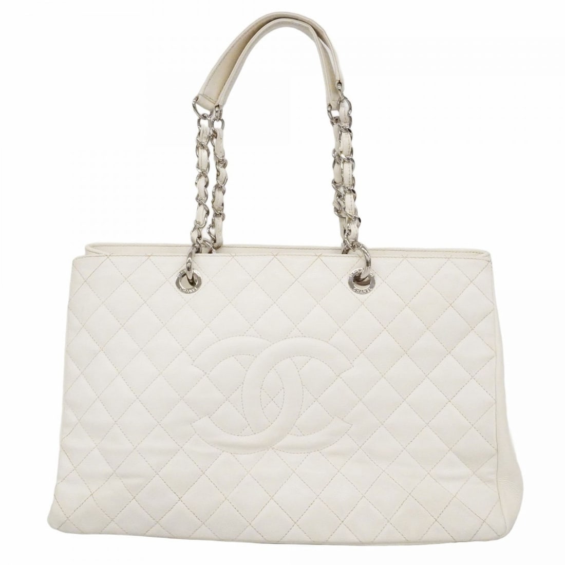Chanel Tote Bag/Chain Matelassé Caviar Leather White Women's P2506867: --- Catalog ---Category: SizeSize (HxWxD): 26.5cm x 40.5cm x 12cm / 10.43'' x 15.94'' x 4.72''Category: DesignType: Tote bagColor: WhiteGender: WomenMaterial: Grained Calfskin Hardware Color: SilverCa