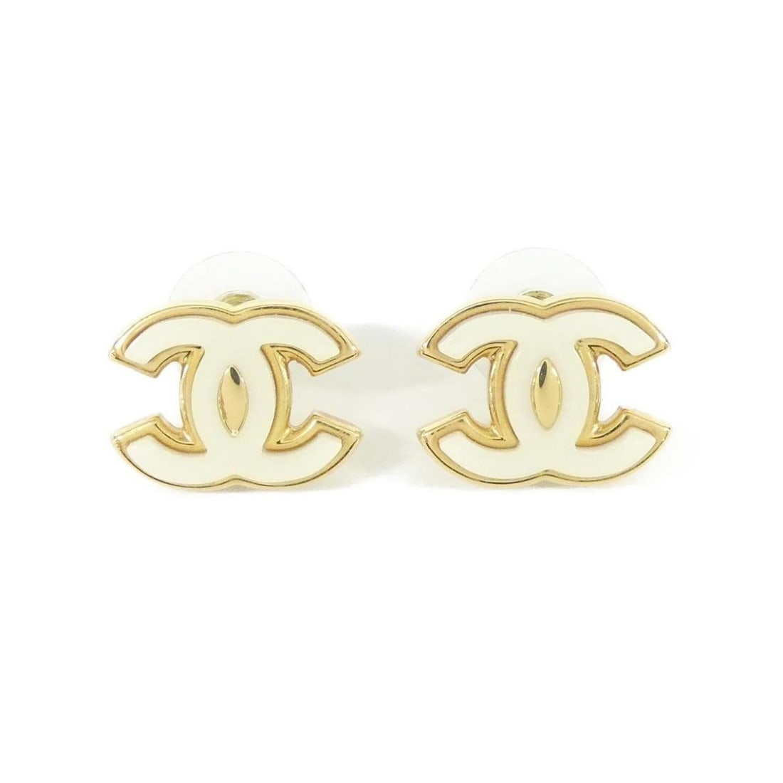 Chanel earrings: --- Catalog ---Category: SizeSize (HxWxD): 15.00mm x 20.00mm / 0.59'' x 0.79''Category: DesignType: Stud earringsColor: Gold, WhiteGender: WomenCategory: GeneralBrand: Chanel--- Item List ---Section: