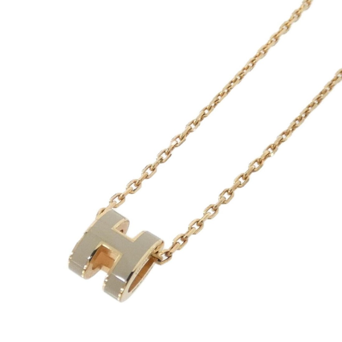 Hermes Pop H MINI 147992FO Necklace: --- Catalog ---Category: SizePendant Size: 8mm x 7mm / 0.31'' x 0.27''Neck Circumference: 44 cm / 17.32''Category: DesignColor: Beige, Rose goldGender: Men,WomenNecklace Type: NecklaceCategory: Genera
