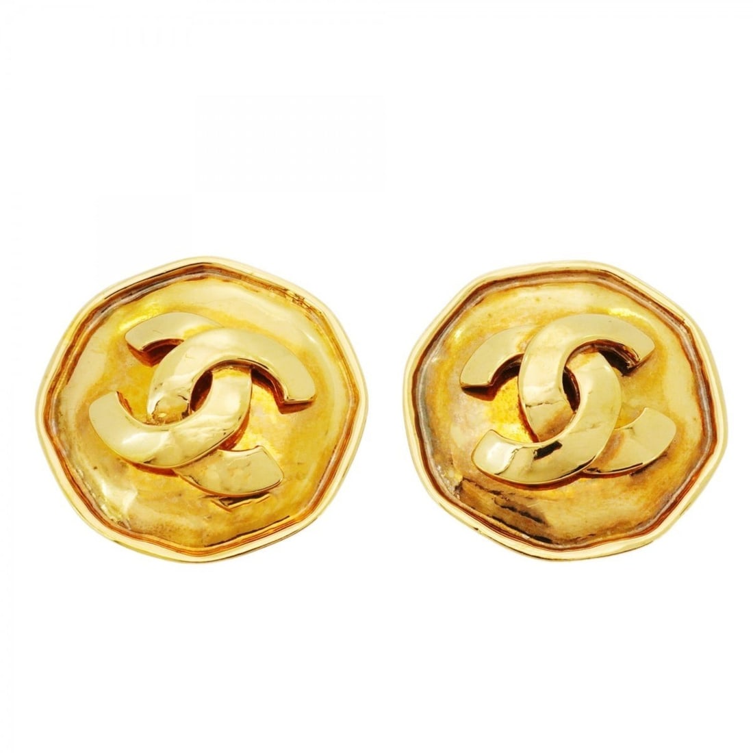 Chanel earrings, Coco Mark, GP plated, gold, women's.: --- Catalog ---Category: SizeSize (HxWxD): 30.60mm x 30.70mm / 1.20'' x 1.21''Category: DesignType: Clip earringsColor: GoldGender: WomenMaterial: Gold platingCategory: GeneralBrand: Chanel--- Item Li