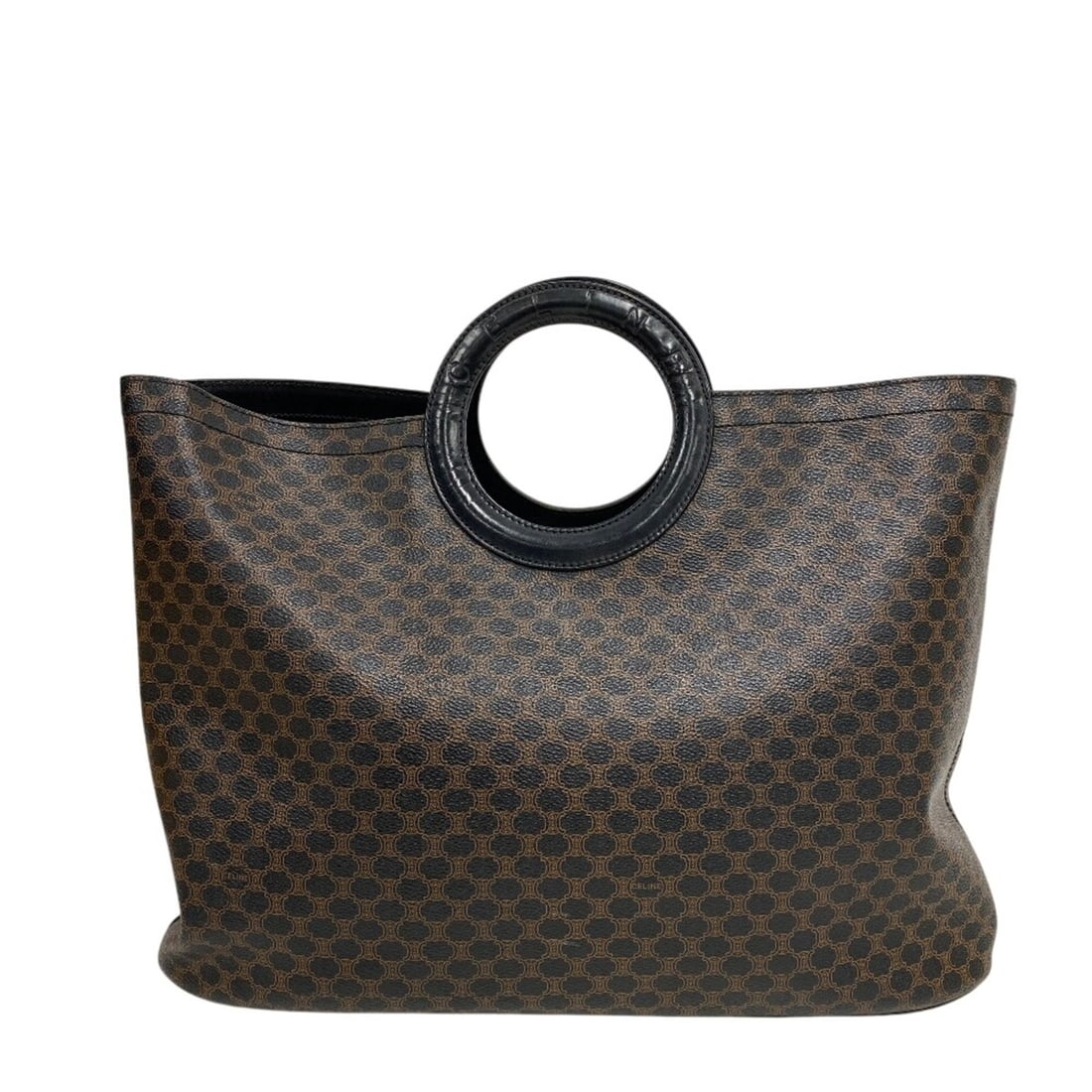 CELINE Circle Logo Macadam Handbag, Black: --- Catalog ---Category: SizeSize (HxWxD): 28cm x 45cm x 12cm / 11.02'' x 17.71'' x 4.72''Category: DesignType: HandbagColor: BlackGender: WomenMaterial: Leather Category: GeneralBrand: Celine--- Item