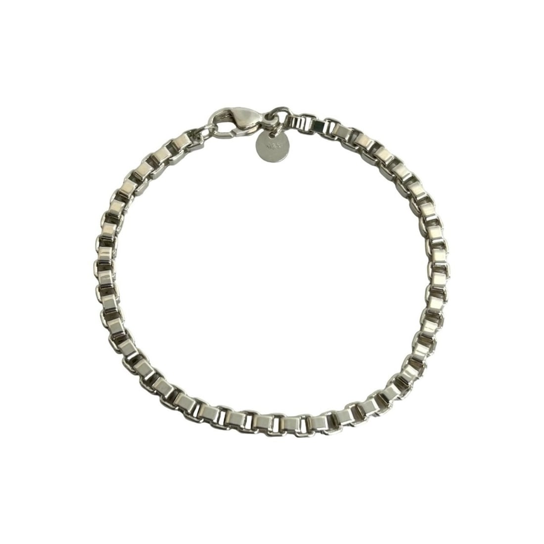 TIFFANY&Co. Tiffany Venetian Sterling Silver 925 Chain Bracelet Bangle for Women and Men 34747: --- Catalog ---Category: SizeLength: 19cm / 7.48''Category: DesignType: Charm braceletColor: SilverGender: Men,WomenMaterial: Silver 925Category: GeneralBrand: Tiffany--- Item List ---Section: Conditi