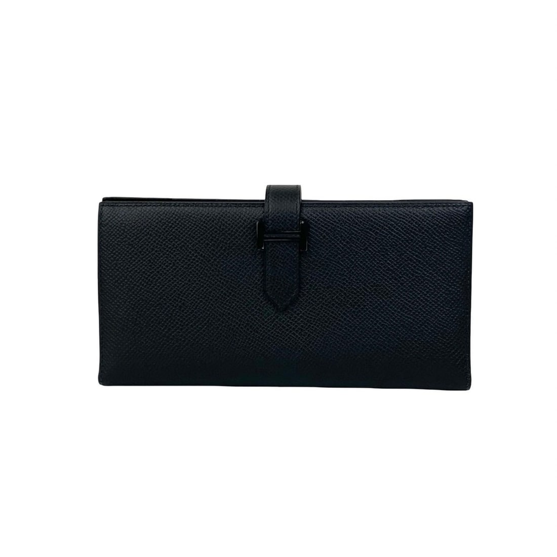 U stamp HERMES Bearn Soufflé Monochrome Veau Epsom Leather Long Wallet Black 32426: --- Catalog ---Category: SizeSize (HxWxD): 9cm x 17.5cm x 2cm / 3.54'' x 6.88'' x 0.78''Category: DesignType: Long wallet (bi-fold)Color: BlackGender: WomenMaterial: Epsom leather Category: GeneralBra