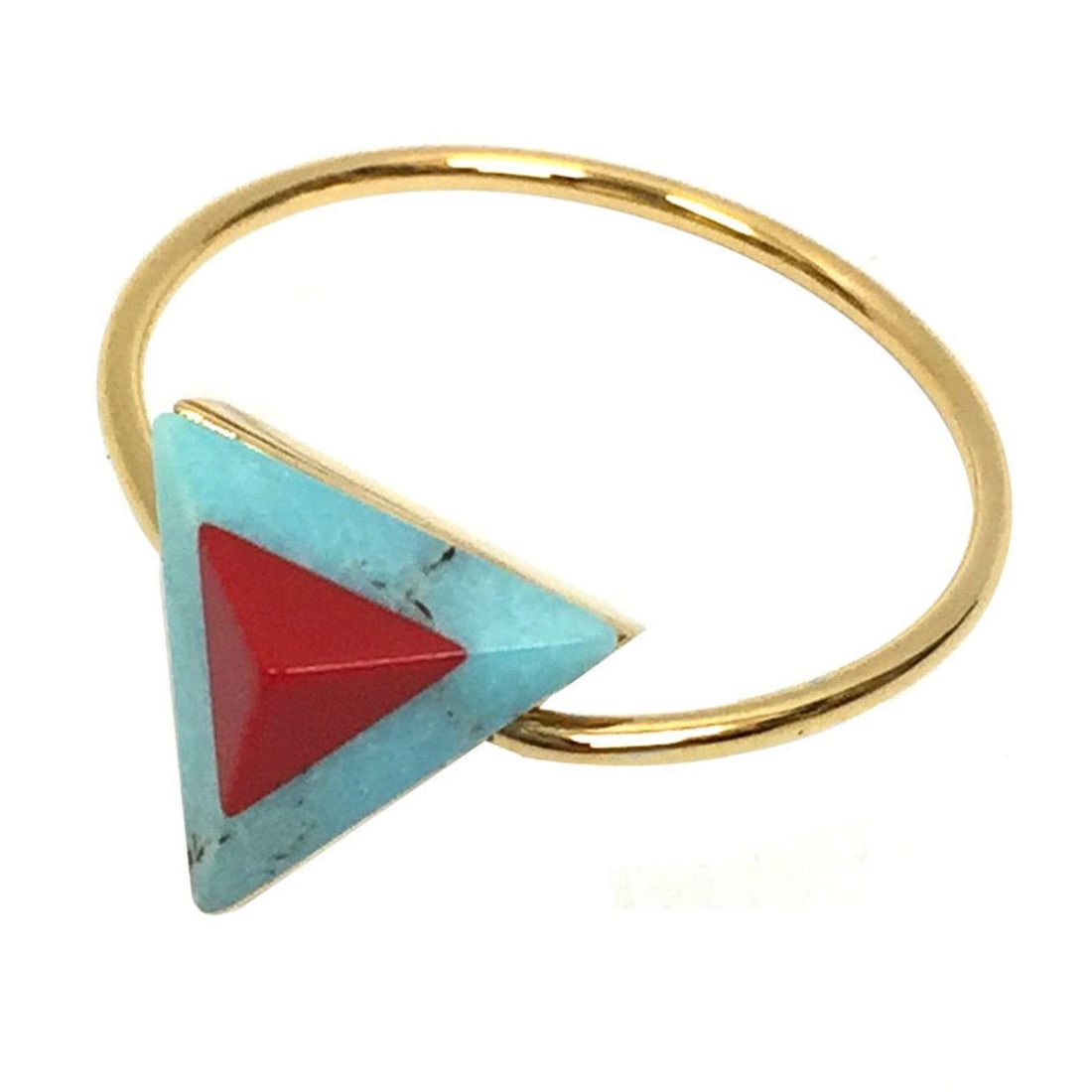 Fendi ring, triangular motif.: --- Catalog ---Category: DesignType: Band ringColor: GoldGender: WomenMaterial: BrassCategory: GeneralBrand: Fendi--- Item List ---Section: ConditionRanking: Rank A Used - A few traces of usage, some