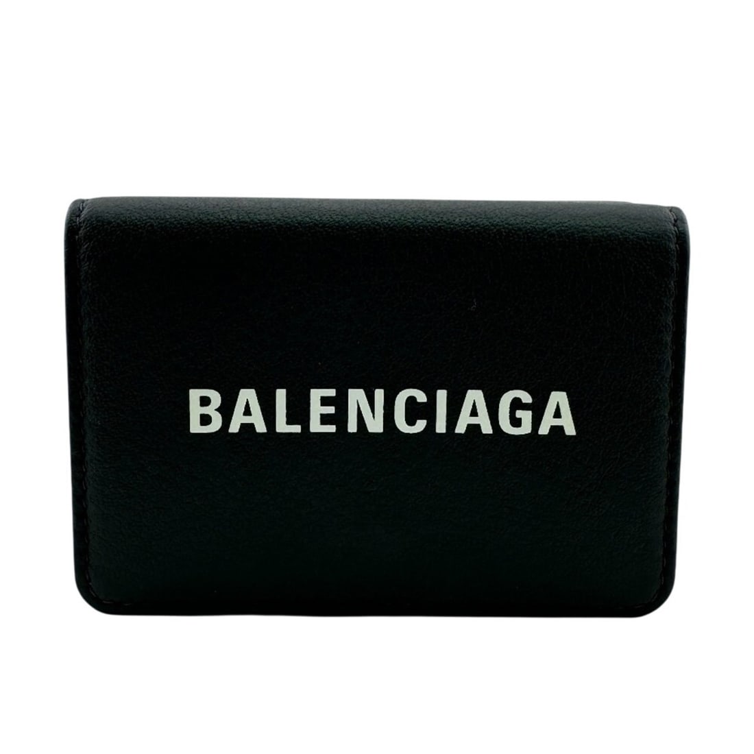 BALENCIAGA 551921 Everyday Compact Wallet Tri-fold Vintage Gray: --- Catalog ---Category: SizeSize (HxWxD): 6.5cm x 9.5cm / 2.55'' x 3.74''Category: DesignType: Wallet (tri-fold)Color: Black, Dark gray, WhiteGender: Women,MenMaterial: Leather Category: GeneralMPN: