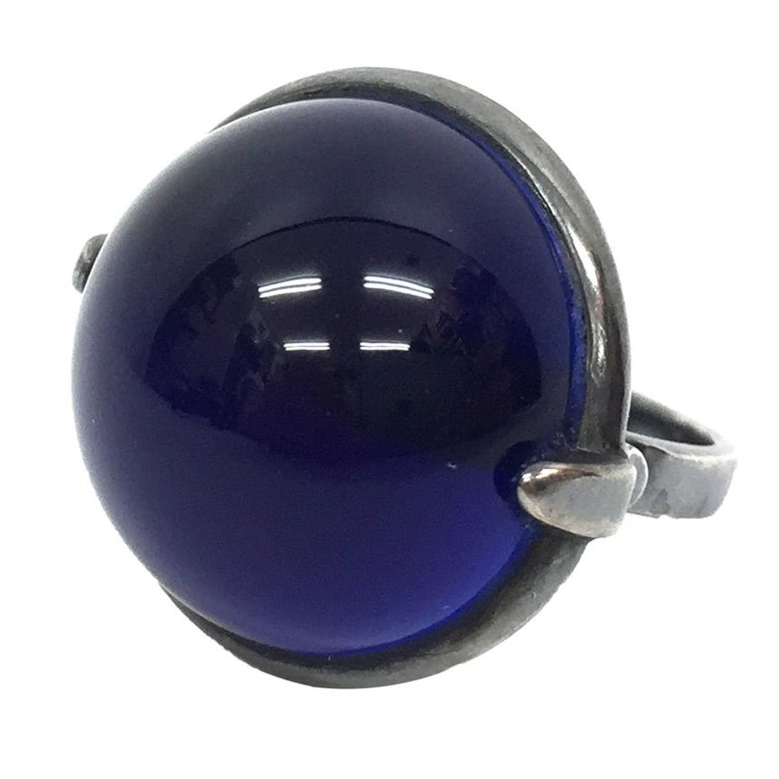 Bottega Veneta colored stone ring, AG925 silver, size 8.5, men's/women's/unisex.: --- Catalog ---Category: SizeJP Size: 8.5US Size: 4.5Category: DesignType: Band ringColor: SilverGender: Men,WomenMaterial: Silver 925Category: GeneralBrand: Bottega Veneta--- Item List ---Section: Co