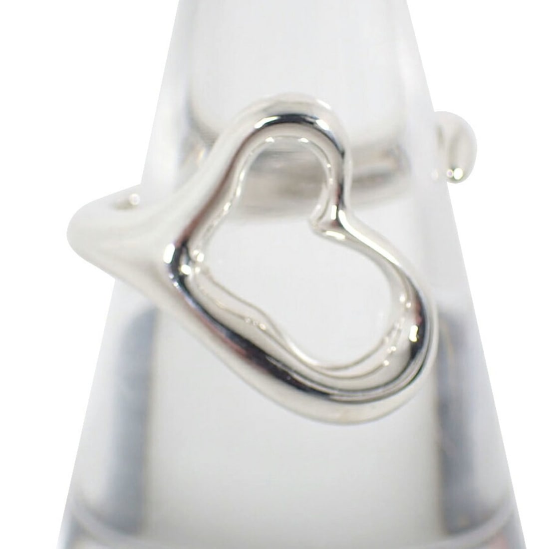 TIFFANY & Co. 925 Heart Ring, Size 12: --- Catalog ---Category: SizeJP Size: 12US Size: 6.5Category: DesignType: Band ringGender: WomenMaterial: Sterling silver 925Category: GeneralBrand: Tiffany--- Item List ---Section: ConditionRanking: