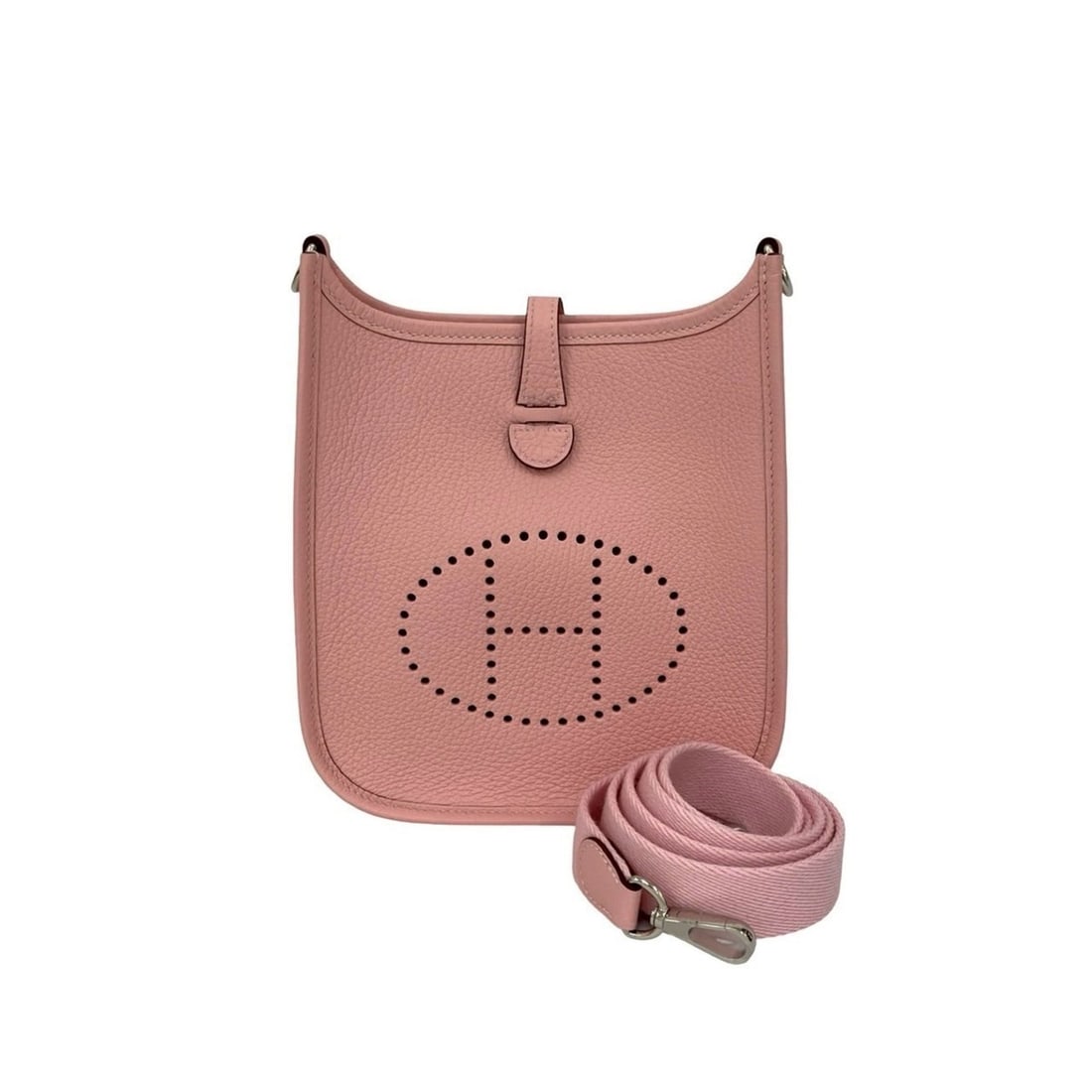 HERMES Evelyne TPM Taurillon Clemence Leather Shoulder Bag, Rose Sakura, 2383b (with W stamp): --- Catalog ---Category: SizeSize (HxWxD): 18cm x 17.5cm x 5.5cm / 7.08'' x 6.88'' x 2.16''Category: DesignType: Shoulder bagColor: PinkGender: WomenMaterial: Taurillon clemence leather Category: Gene