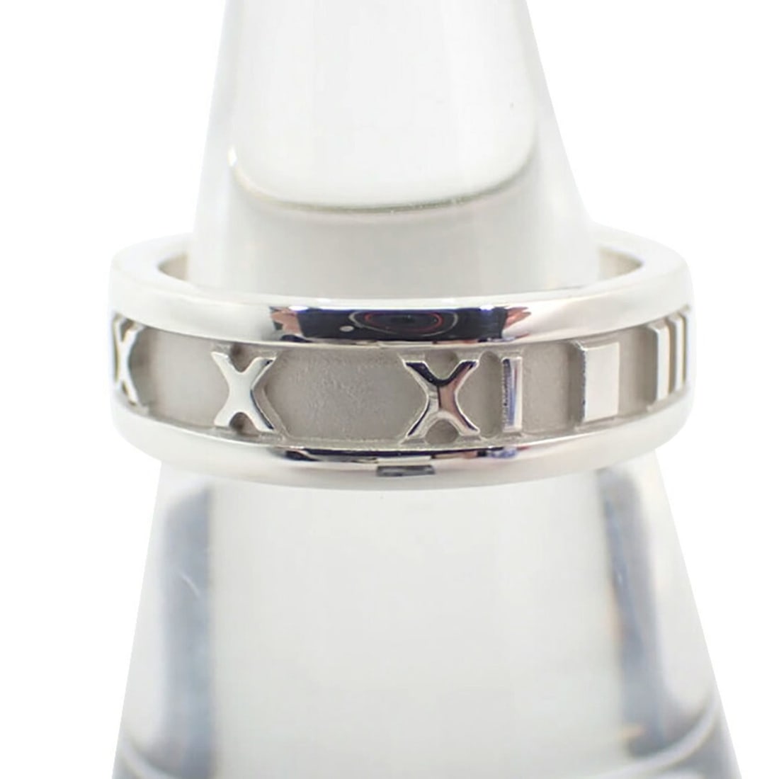 TIFFANY & Co. 925 Atlas Ring, Size 13.5: --- Catalog ---Category: SizeJP Size: 13.5US Size: 6.5Category: DesignType: Band ringGender: WomenMaterial: Sterling silver 925Category: GeneralBrand: Tiffany--- Item List ---Section: ConditionRanking