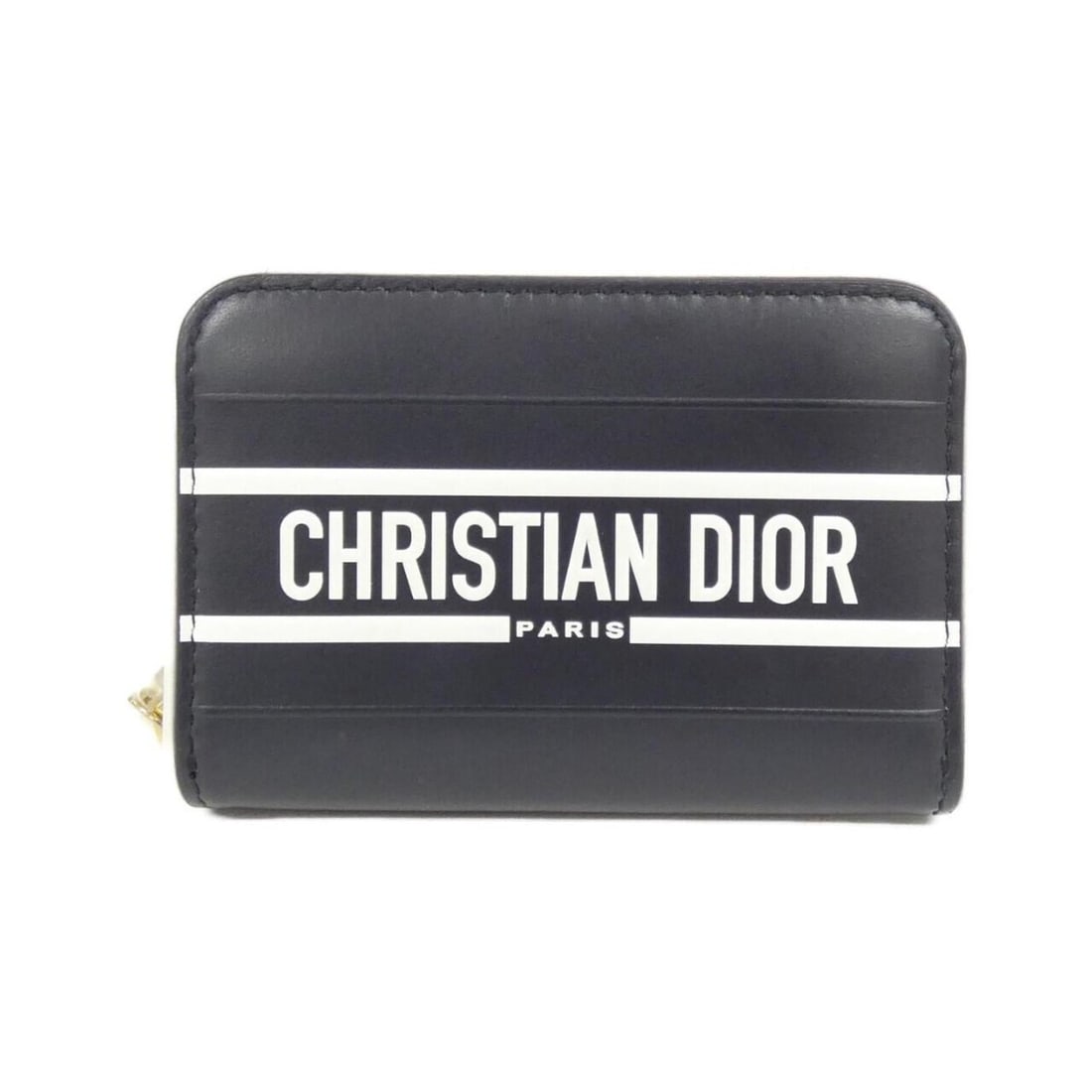 Christian Dior Vibe Voyageur Card Holder S6202OSGQ Wallet/Coin Case: --- Catalog ---Category: SizeSize (HxWxD): 8cm x 11cm x 2cm / 3.14'' x 4.33'' x 0.78''Category: DesignType: Coin purse/coin caseColor: BlueGender: Men,WomenMaterial: Leather Leather/Fur Type: Calfskin