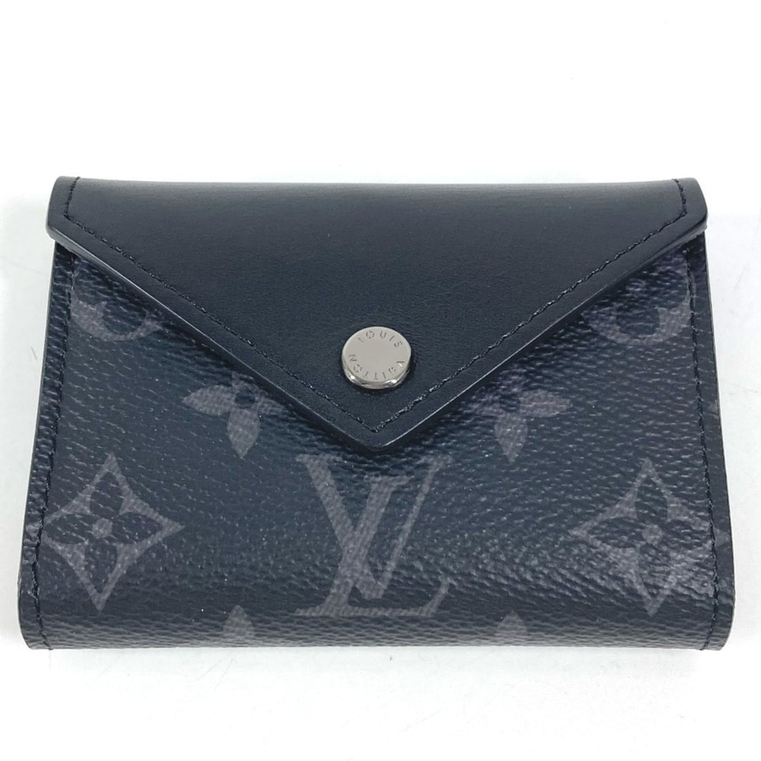 LOUIS VUITTON GI0198 Monogram Eclipse Etui Carte Arsène Playing Cards & Pouch (Holds 54 Cards): --- Catalog ---Category: DesignType: Business card caseColor: Black, Monogram EclipseGender: Men,WomenMaterial: Monogram Eclipse Category: GeneralMPN: GI0198Brand: Louis VuittonCountry of Origin: Fran