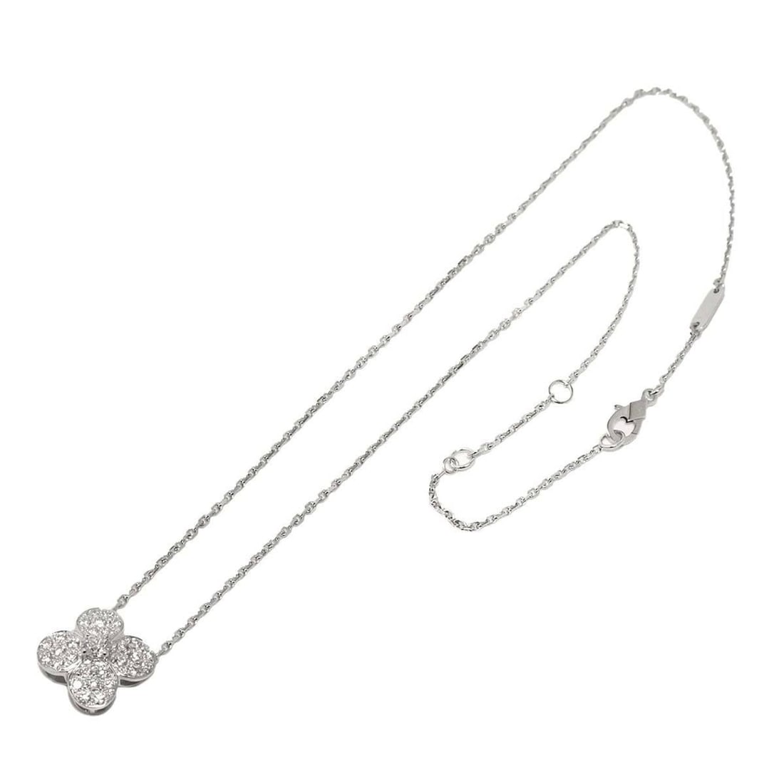 Van Cleef & Arpels Trefle Diamond Necklace, Large, 41cm, 18K WG (White Gold 750): --- Catalog ---Category: SizePendant Size: 13.5mm x 13.5mm / 0.53'' x 0.53''Neck Circumference: 41 cm / 16.14''Category: DesignGender: WomenMaterial: White gold (18K)Necklace Type: NecklaceCategory: G