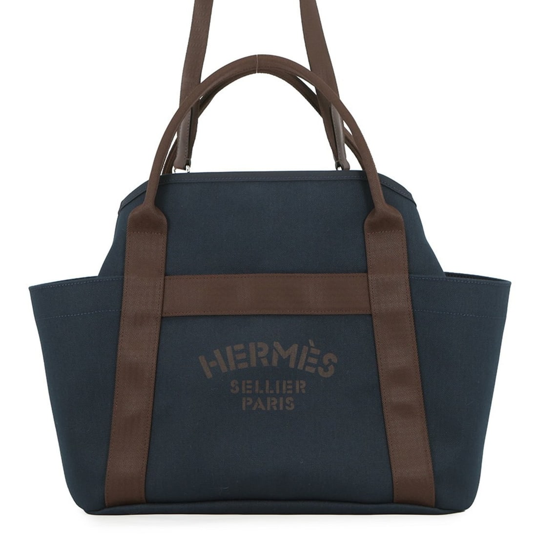Hermes Sac de Pansage Groom SAC DE PANSAGE GROOM Navy Feu D stamp 2-way handbag mother's bag HERMES: --- Catalog ---Category: SizeSize (HxWxD): 34cm x 39cm x 17cm / 13.38'' x 15.35'' x 6.69''Category: DesignType: Handbag, PouchColor: Feu, NavyGender: WomenMaterial: Toile chevron Category: GeneralBran