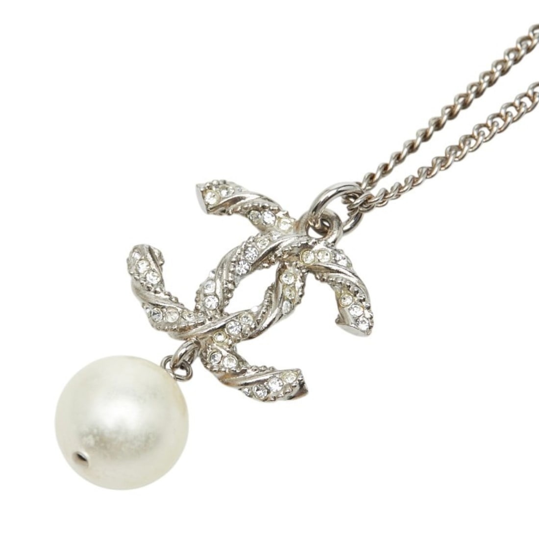 Chanel Coco Mark Twist Pendant Necklace, Silver Metal Rhinestone, Faux Pearl, Women's CHANEL: --- Catalog ---Category: SizePendant Size: 30mm x 18.4mm / 1.18'' x 0.72''Neck Circumference: 41.5 cm - 60 cm / 16.33'' - 23.62''Category: DesignColor: SilverStone: RhinestoneGender: WomenMaterial: Me