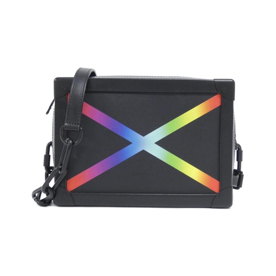Louis Vuitton Taiga Rainbow Color Soft Trunk M30341 Shoulder Bag: --- Catalog ---Category: SizeSize (HxWxD): 18cm x 25cm x 10cm / 7.08'' x 9.84'' x 3.93''Category: DesignType: Shoulder bagColor: BlackGender: Women,MenMaterial: Leather Leather/Fur Type: Calf leatherC