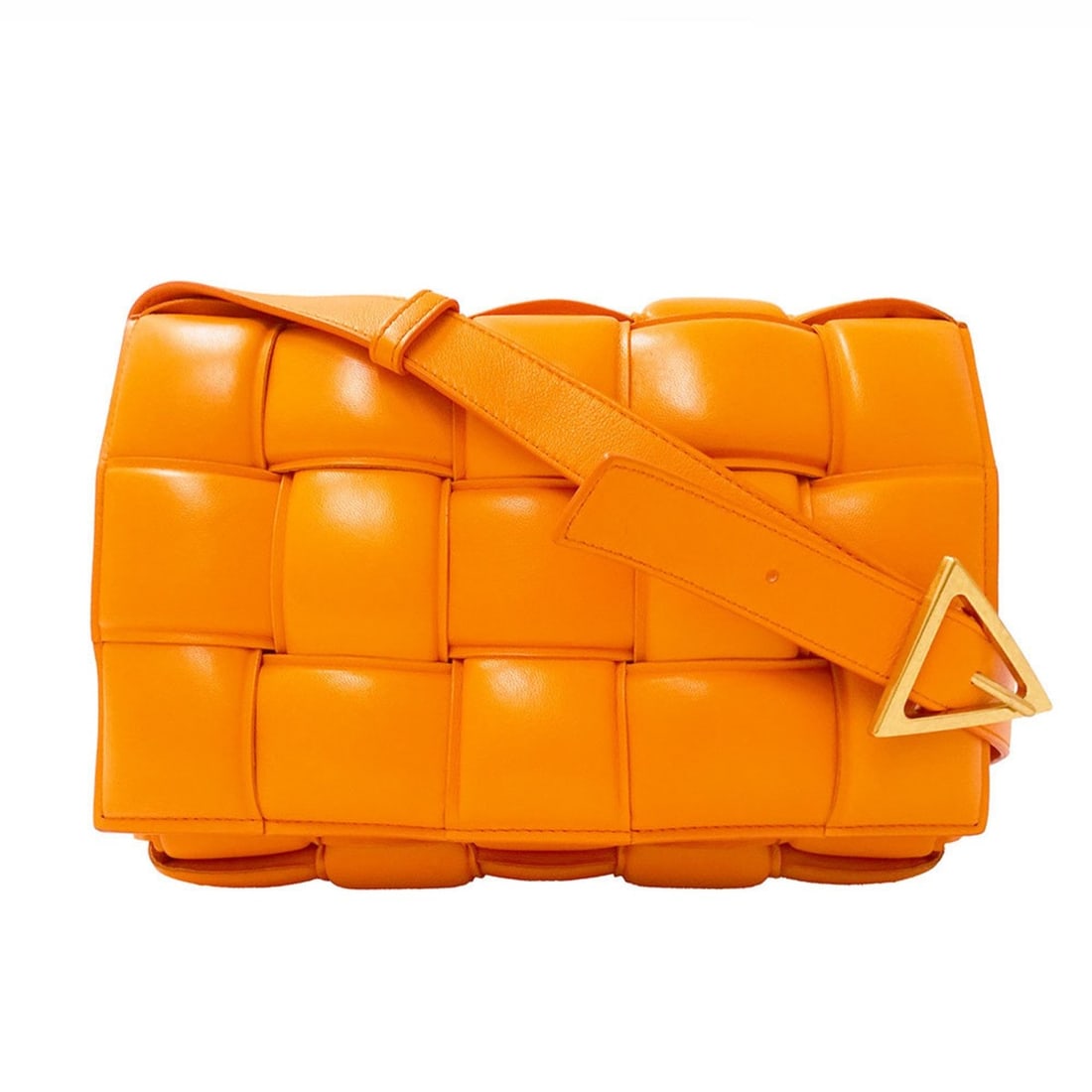 Bottega Veneta handbag for women, brand name Cassette shoulder bag, leather, orange, woven design.: --- Catalog ---Category: SizeSize (HxWxD): 17cm x 26cm x 10cm / 6.69'' x 10.23'' x 3.93''Category: DesignType: Handbag, Shoulder bagColor: OrangeGender: WomenMaterial: Leather Category: GeneralBrand: