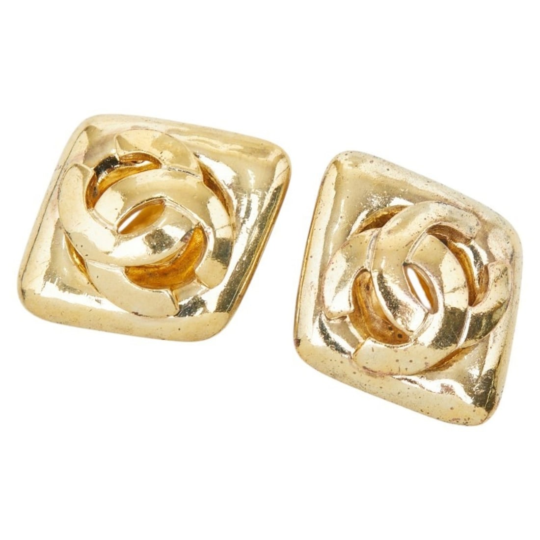 Chanel Coco Mark Earrings, Gold Plated, Women's CHANEL: --- Catalog ---Category: SizeSize (HxWxD): 30.00mm x 25.10mm / 1.18'' x 0.99''Category: DesignType: Clip earringsColor: GoldGender: WomenCategory: GeneralBrand: Chanel--- Item List ---Section: Conditi