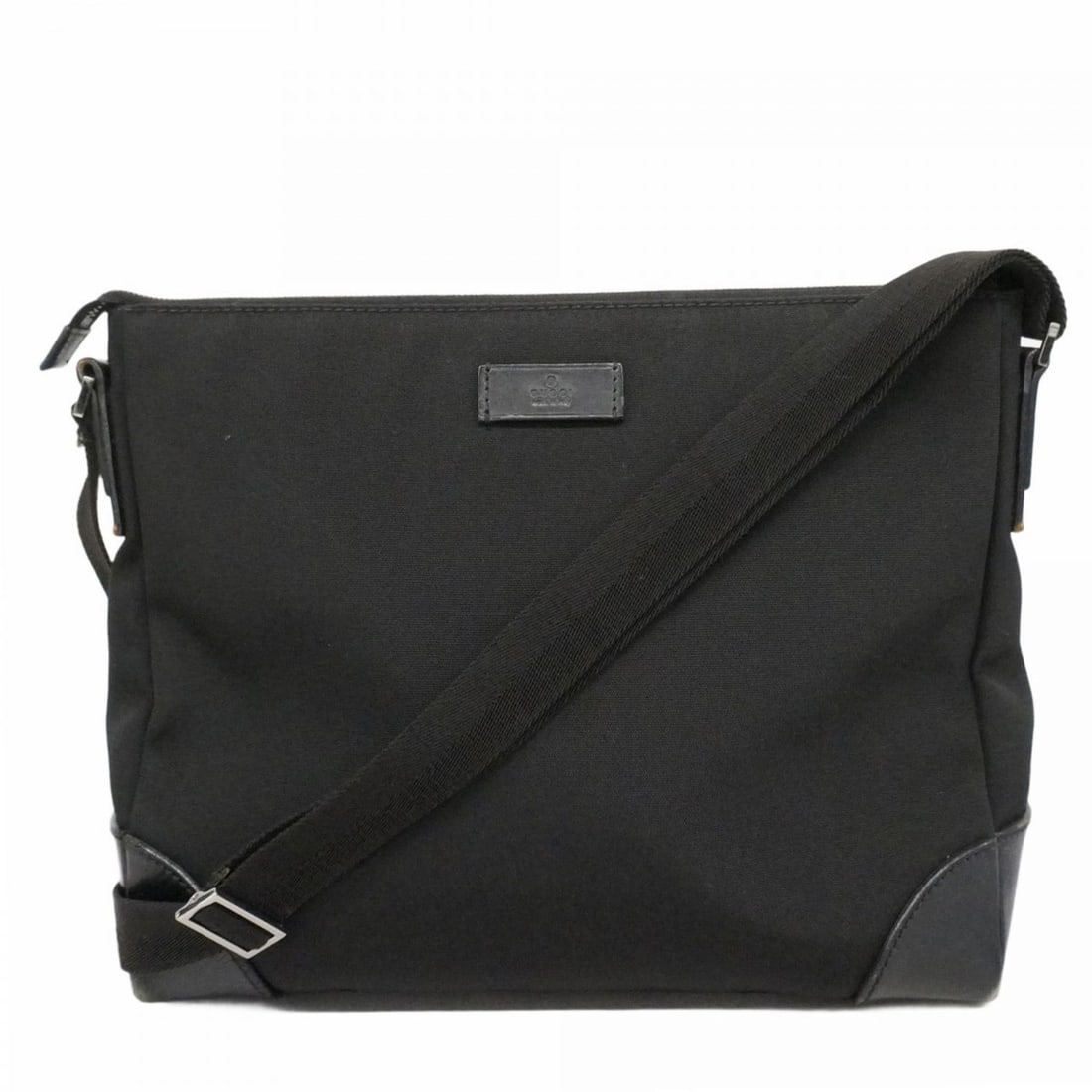 Gucci Shoulder Bag 110054 Canvas Black Men's: --- Catalog ---Category: SizeSize (HxWxD): 28.5cm x 34cm x 10cm / 11.22'' x 13.38'' x 3.93''Category: DesignType: Shoulder bagColor: BlackGender: MenMaterial: Canvas Hardware Color: SilverCategory: Ge