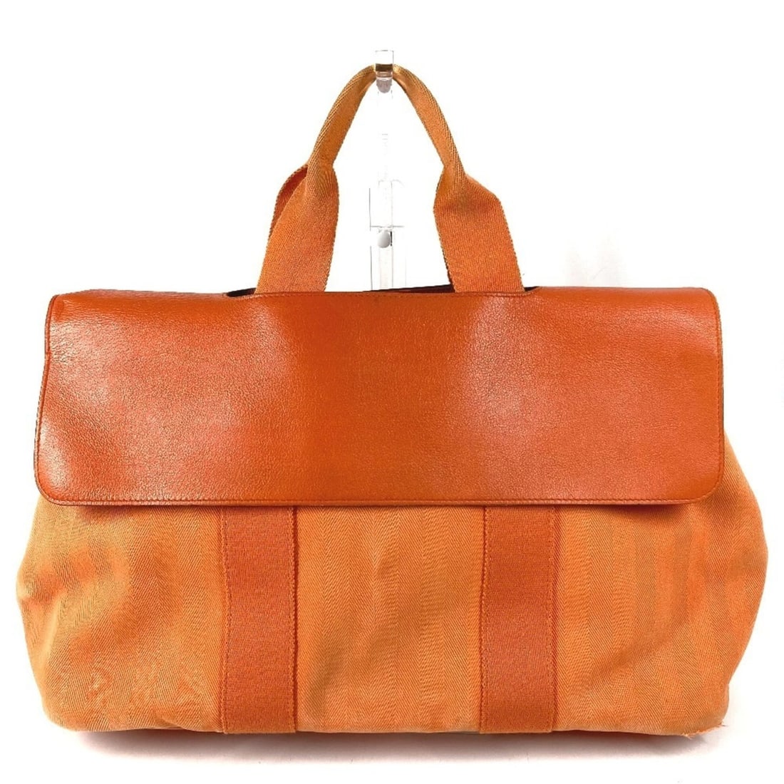 HERMES Valparaiso MM bag, flap tote handbag, Toile Chevron leather, men's and women's, orange.: --- Catalog ---Category: SizeSize (HxWxD): 27cm x 40cm x 17cm / 10.62'' x 15.74'' x 6.69''Category: DesignType: Handbag, Pouch, Tote bagColor: OrangeGender: Men,WomenMaterial: Toile chevron Category: