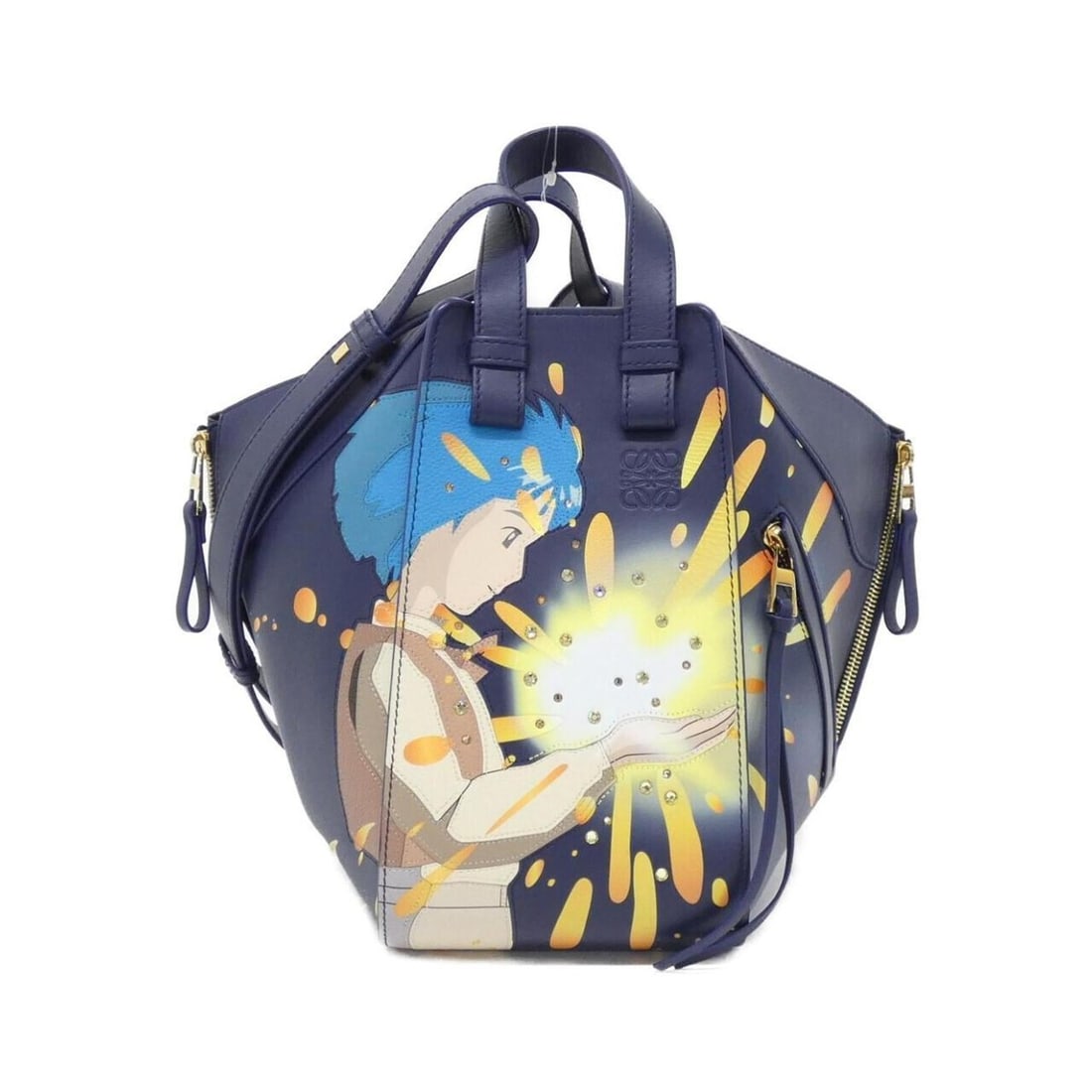 Loewe Hammock Small A538S35X56 Shoulder Bag: --- Catalog ---Category: SizeWeight: 660g / 1.45lb.Size (HxWxD): 24cm x 30cm x 17cm / 9.44'' x 11.81'' x 6.69''Strap Length: 90cm - 106cm / 35.43'' - 41.73''Handle Length: 23cm / 9.05''Category: Desig