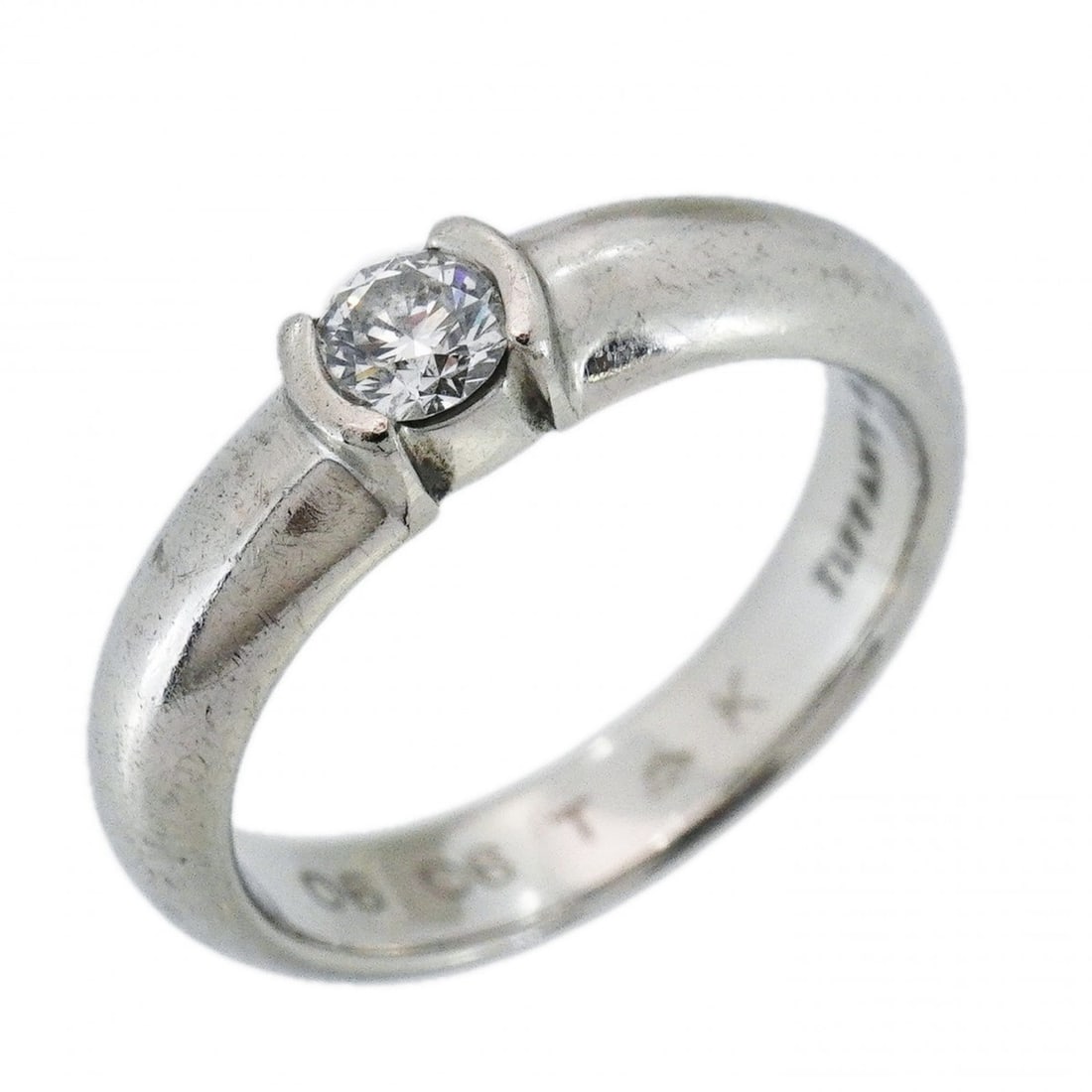 Tiffany & Co. Dots Ring, 1PD (One Diamond), Pt950 Platinum, 0.18ct Diamond, Size 8.5 (Women's): --- Catalog ---Category: SizeJP Size: 8.5US Size: 4.5Category: DesignType: Band ringStone: DiamondGender: WomenMaterial: Platinum 950Category: GeneralBrand: Tiffany--- Item List ---Section: ConditionR