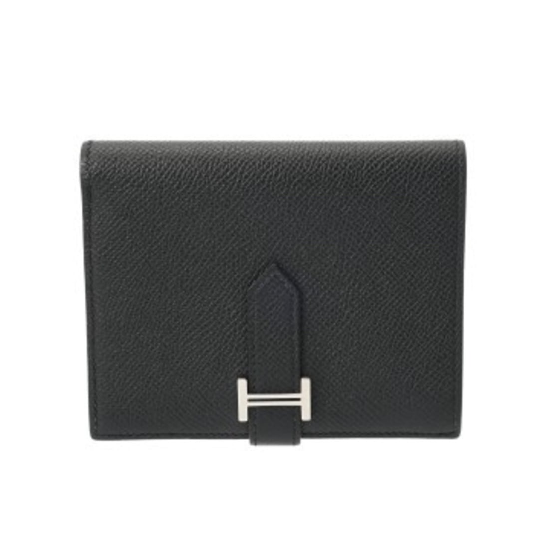 HERMES Bearn Compact Black B Stamp (circa 2023) Men's/Women's Veau Epsom Bi-fold Wallet A Rank Used: --- Catalog ---Category: SizeSize (HxWxD): 9.5cm x 12cm / 3.74'' x 4.72''Category: DesignType: Wallet (bi-fold)Color: BlackGender: Men,WomenMaterial: Epsom leather Category: GeneralBrand: Hermes--- It