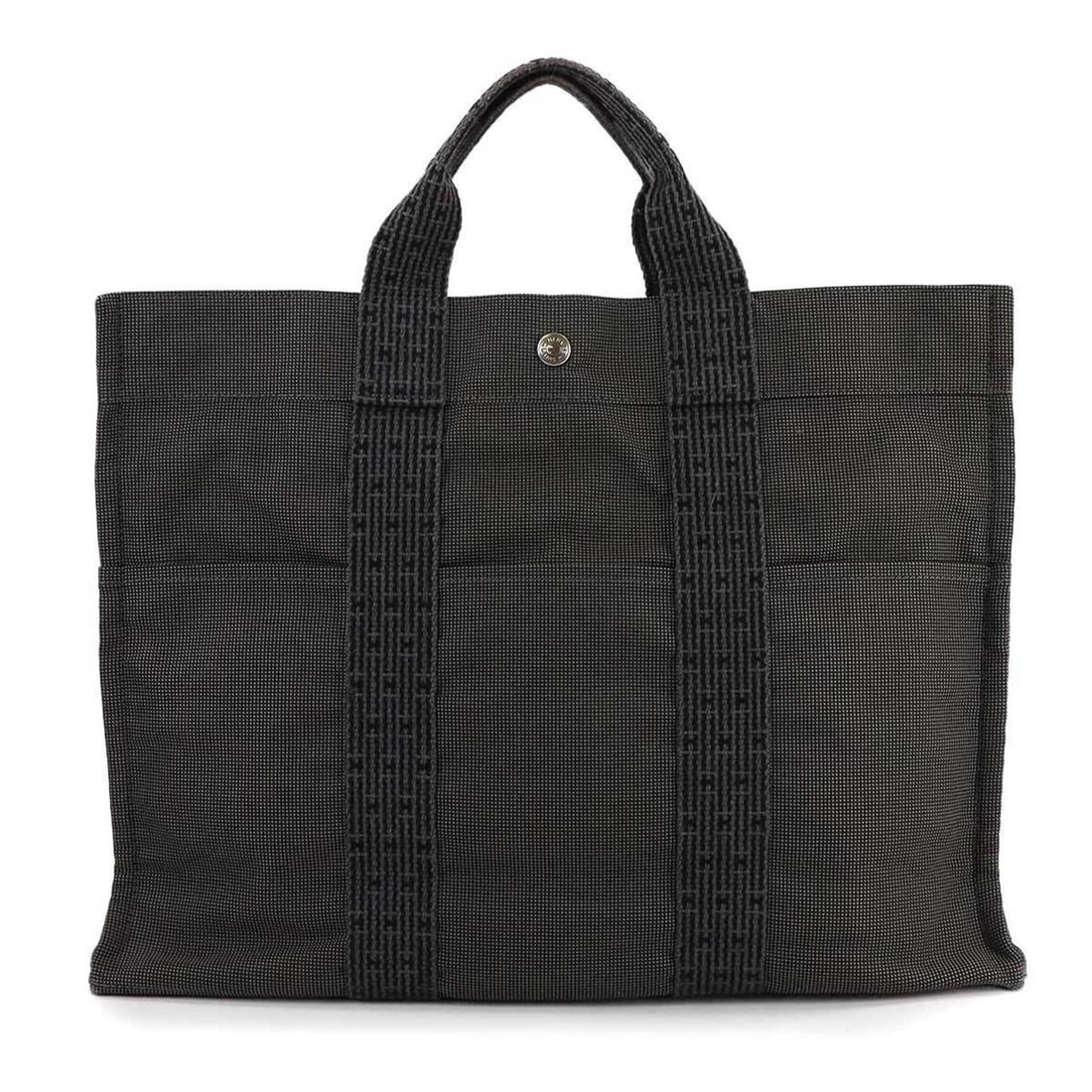 Hermes Herline MM Tote Handbag, Canvas, Gray, Silver Hardware: --- Catalog ---Category: SizeSize (HxWxD): 31cm x 42cm x 10cm / 12.2'' x 16.53'' x 3.93''Category: DesignType: Handbag, Tote bagColor: GrayGender: WomenMaterial: Canvas Category: GeneralBrand: HermesC