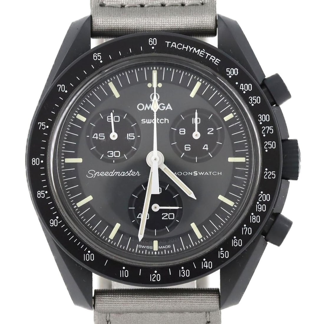 Swatch x Omega Mission to Mercury SO33A100 Bioceramic Quartz Watch: --- Catalog ---Category: SizeCase Diameter: 42mm / 1.65''Category: DesignType: WristwatchGender: MenColor (Dial): GrayMaterial (Case): CeramicCategory: GeneralMPN: SO33A100Brand: SwatchCategory: Movem