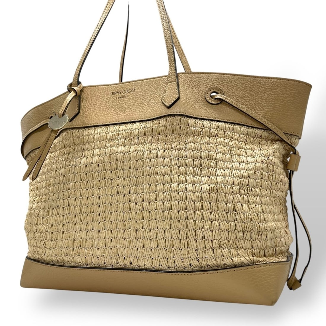 JIMMY CHOO tote bag, straw, raffia, leather, beige, gold hardware, women's, U9: --- Catalog ---Category: SizeSize (HxWxD): 27cm x 47cm x 14cm / 10.62'' x 18.5'' x 5.51''Category: DesignType: Tote bagColor: BeigeGender: WomenMaterial: Leather Category: GeneralBrand: Jimmy ChooCoun