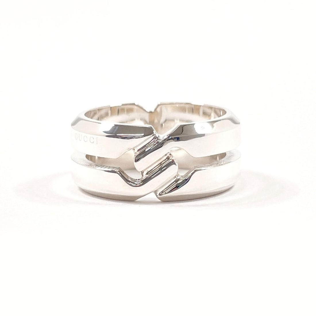 GUCCI Knot Infinity Ring, Sterling Silver 925, Size 19.5cm, Men's: --- Catalog ---Category: PackNumber in Pack: 1Category: SizeJP Size: 19.5US Size: 9.25Category: DesignType: Band ringColor: SilverGender: MenMaterial: Silver 925Category: GeneralBrand: GucciCountry of
