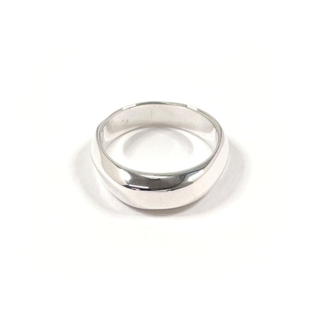 TIFFANY&Co. Tiffany Knife Edge Ring, Sterling Silver 925, Size 11, Silver, Women's: --- Catalog ---Category: PackNumber in Pack: 1Category: SizeJP Size: 11US Size: 5.75Category: DesignType: Band ringColor: SilverGender: WomenMaterial: Silver 925Category: GeneralBrand: Tiffany--- Item
